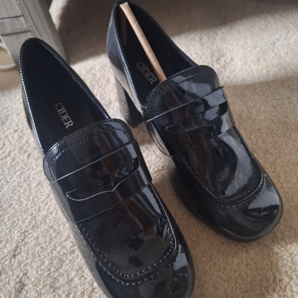 Cider Women's Glossy Black Heels